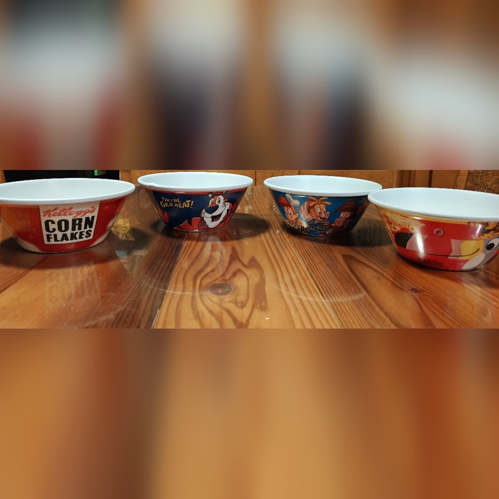 Red and White Cereal Bowl Set